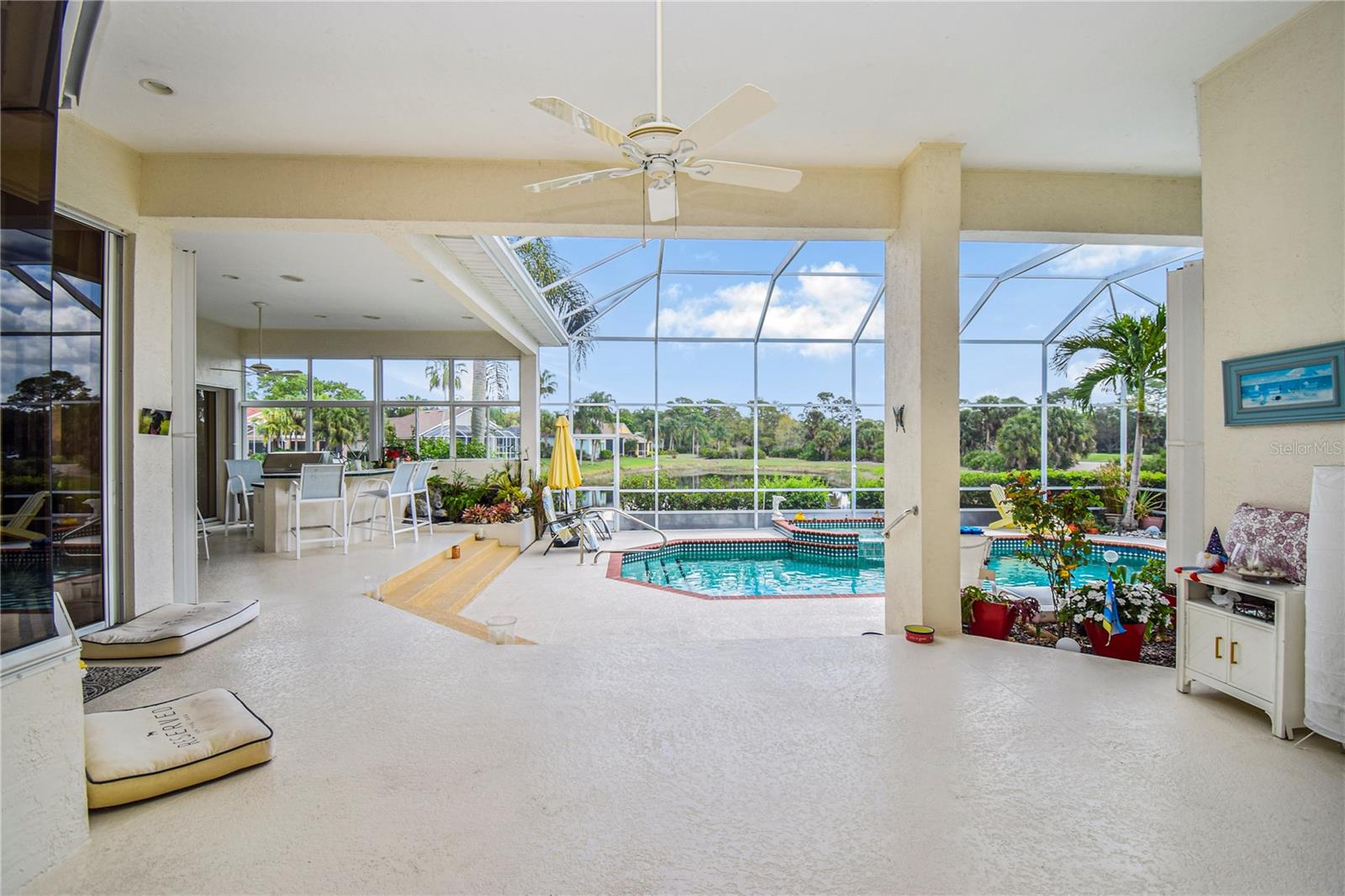 UNIVERSITY PARK COUNTRY CLUB - Residential