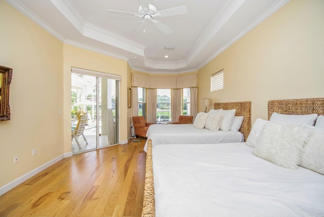 UNIVERSITY PARK COUNTRY CLUB - Residential