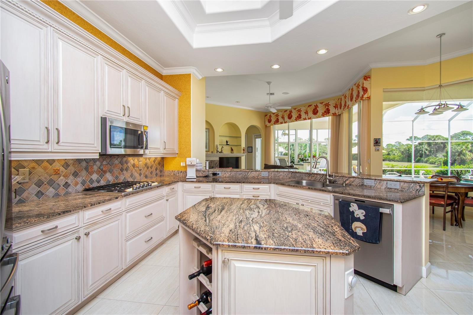 UNIVERSITY PARK COUNTRY CLUB - Residential