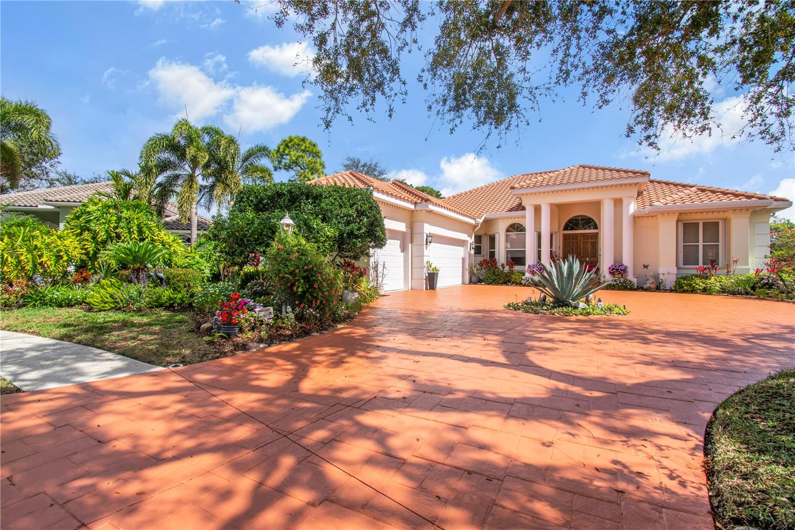 UNIVERSITY PARK COUNTRY CLUB - Residential