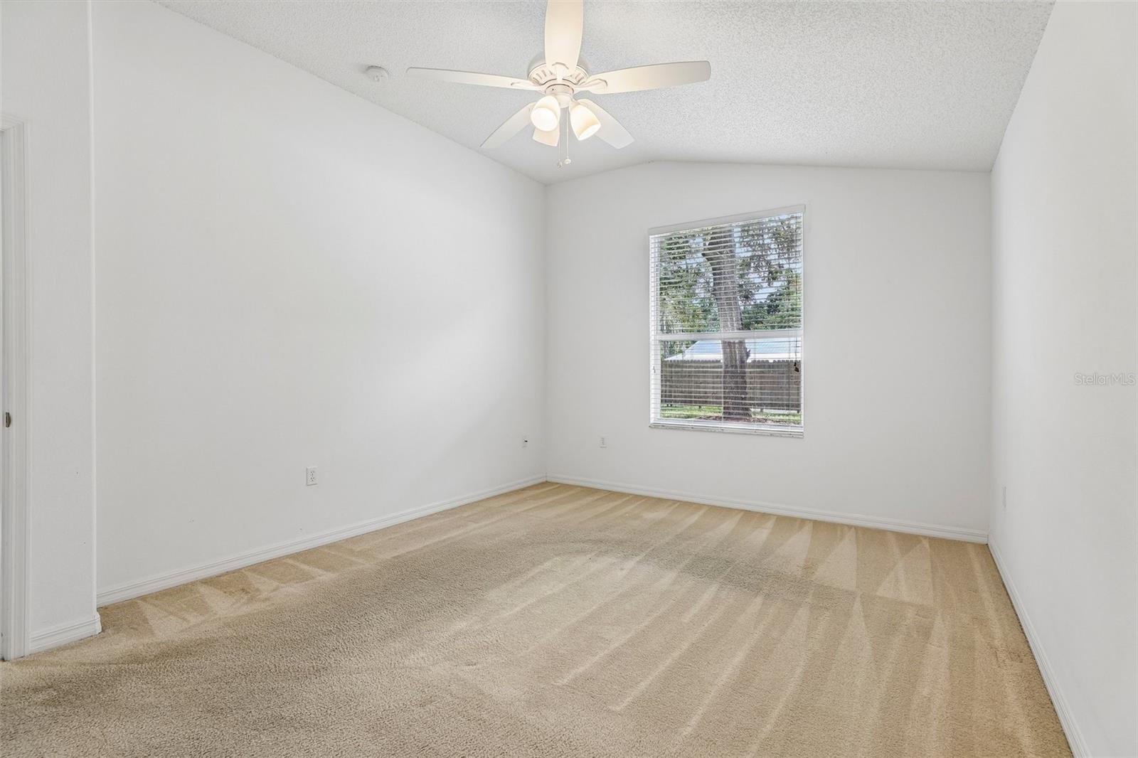 FAIRWAYS AT MT PLYMOUTH PH 03 LT 115 PB 04 - Residential