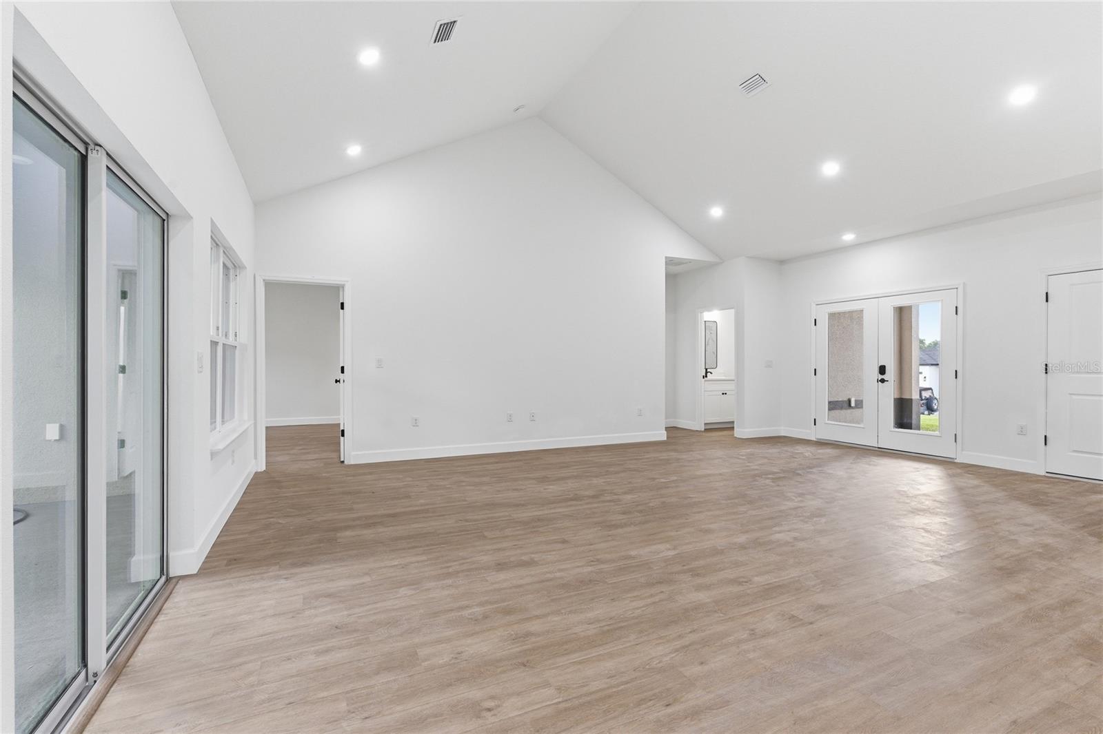 MARION OAKS UN 07 - Residential Lease