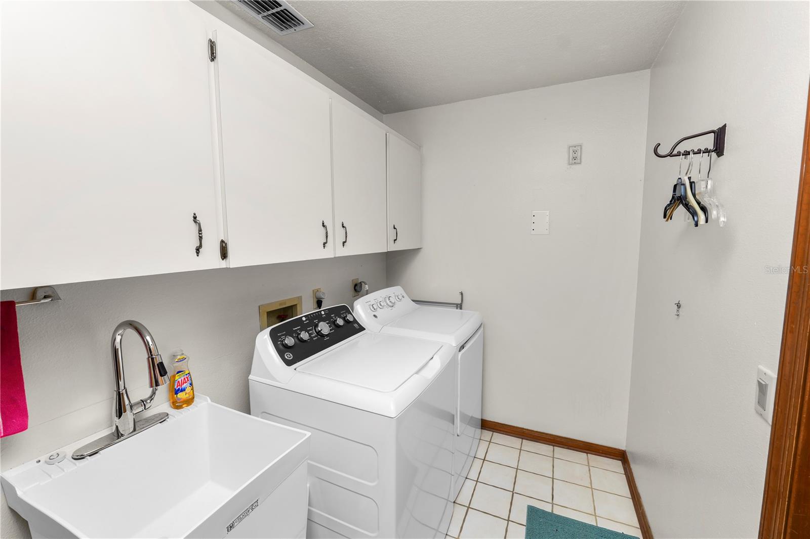 CEDAR KNOLL - Residential