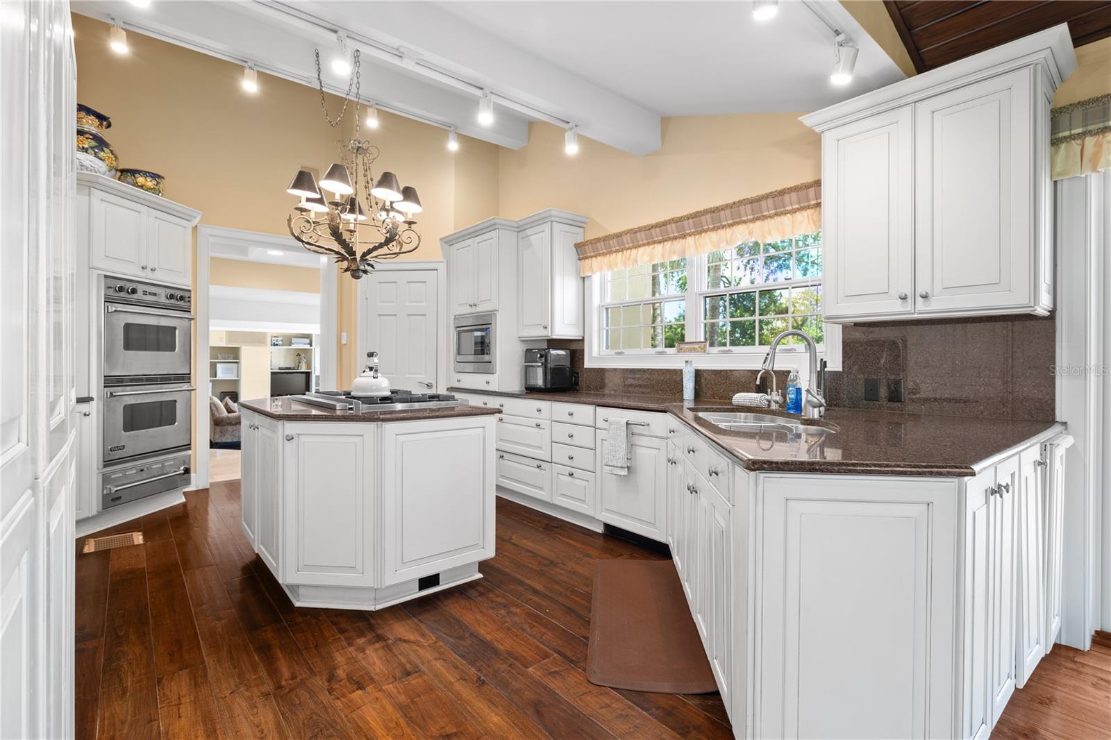 SEMINOLE LAKE COUNTRY CLUB ESTATES - Residential