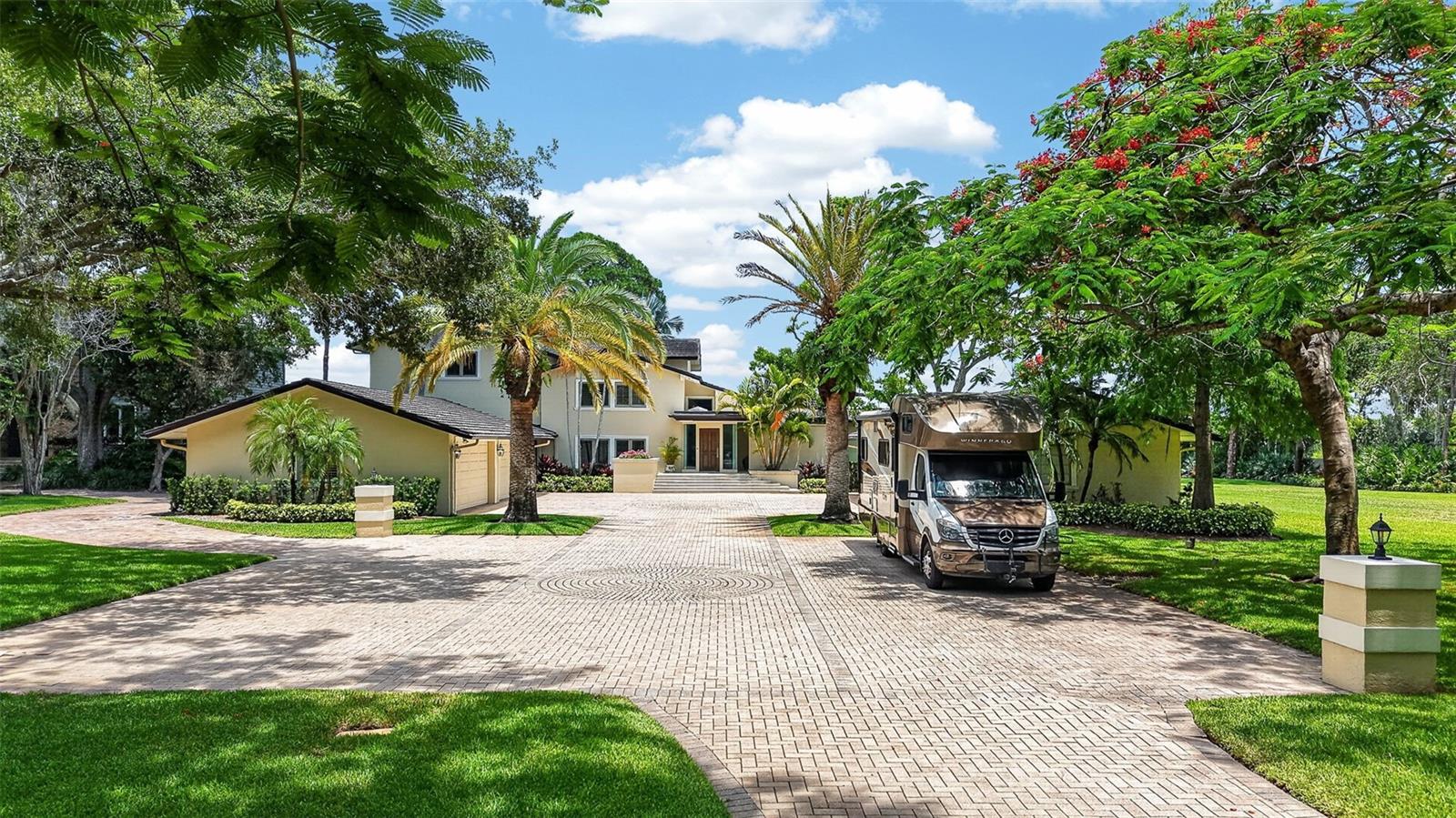 SEMINOLE LAKE COUNTRY CLUB ESTATES - Residential