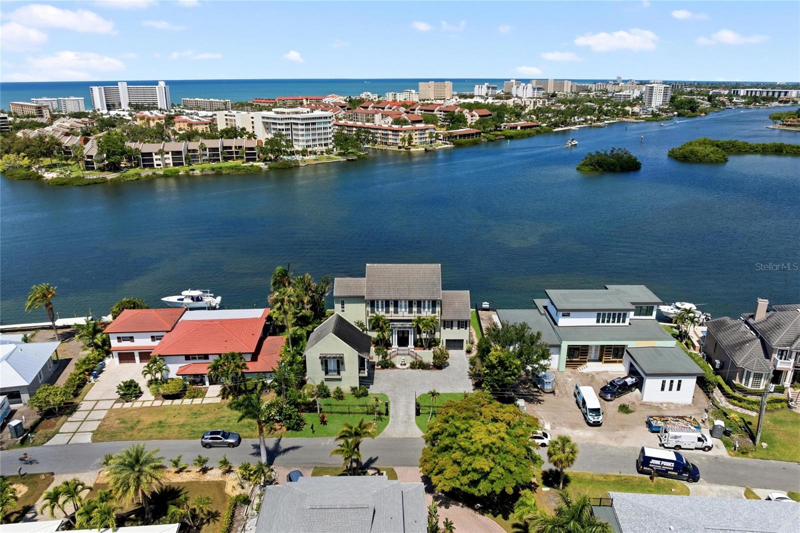 PINE SHORES ESTATE 7TH SEC - Residential