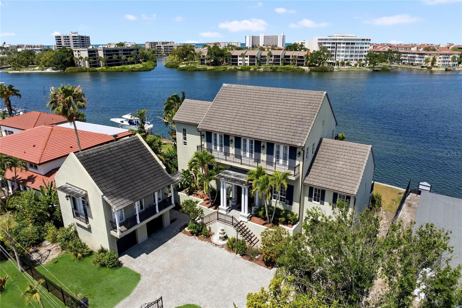 PINE SHORES ESTATE 7TH SEC - Residential