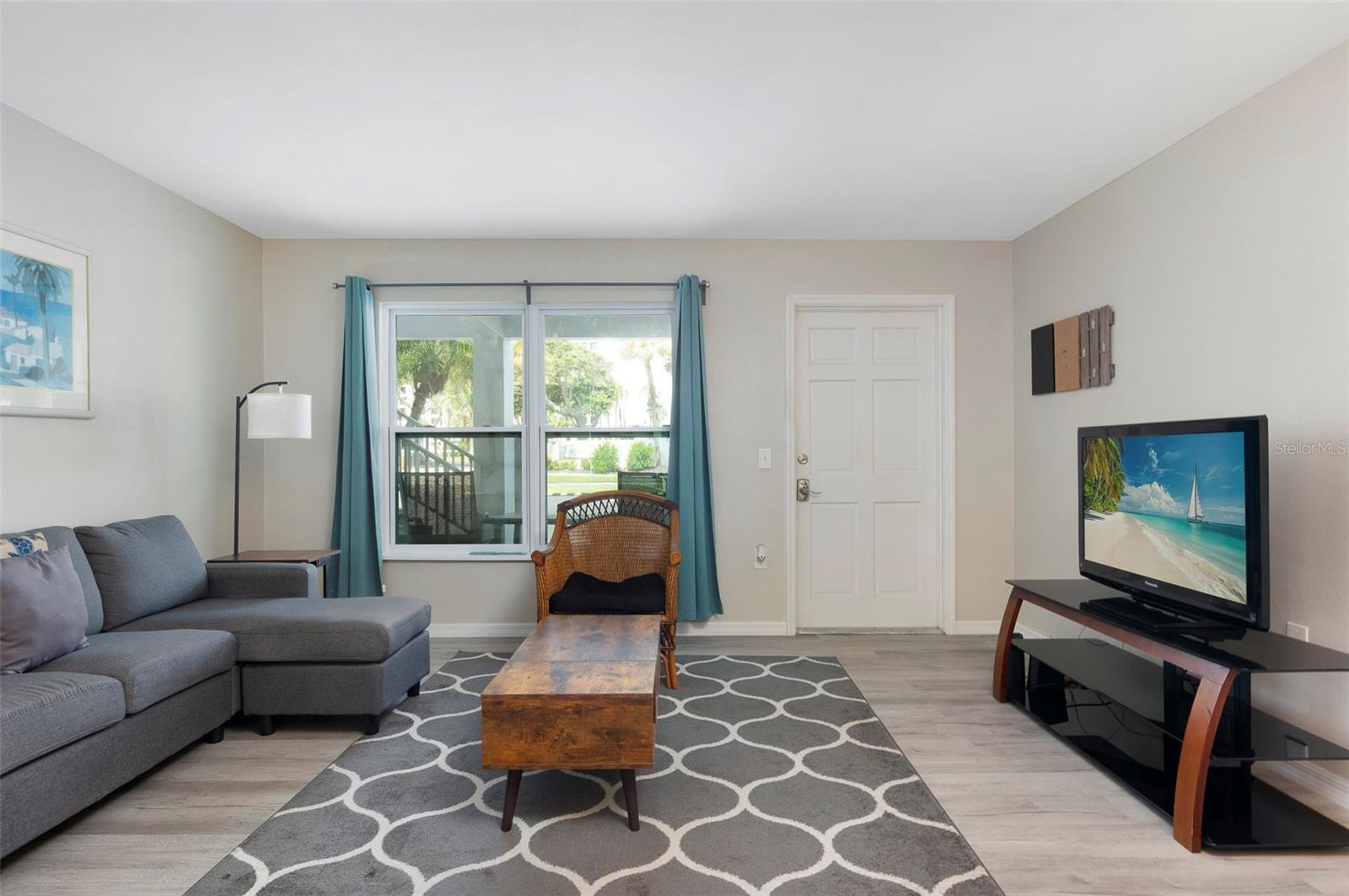 VENTA APTS CONDO - Residential Lease