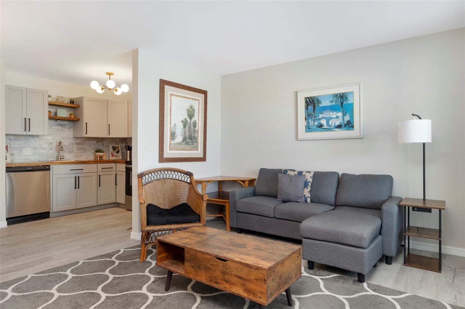 VENTA APTS CONDO - Residential Lease