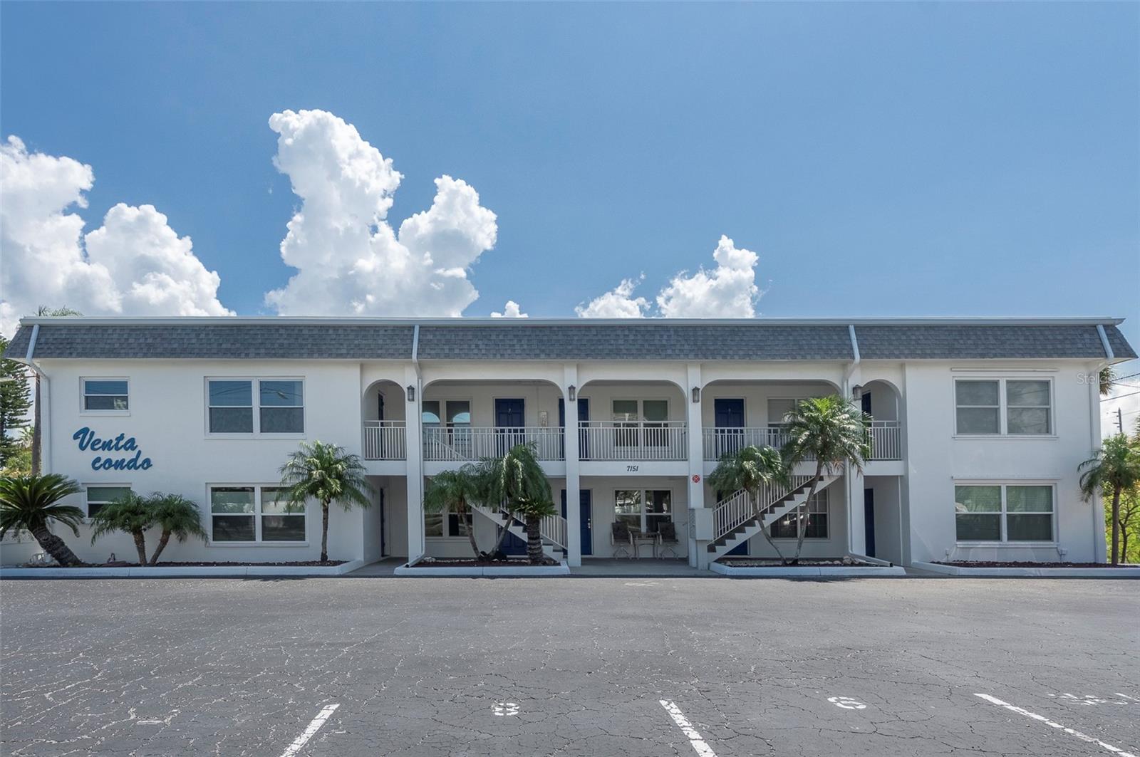VENTA APTS CONDO - Residential Lease