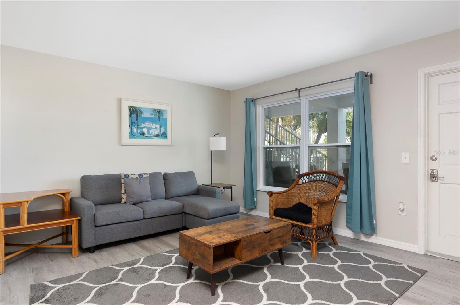VENTA APTS CONDO - Residential Lease