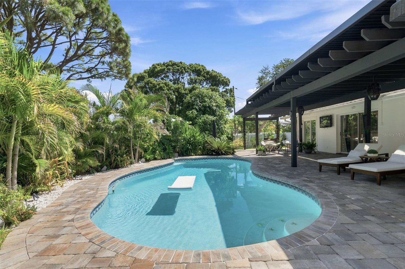 YACHT CLUB ESTATES - Residential