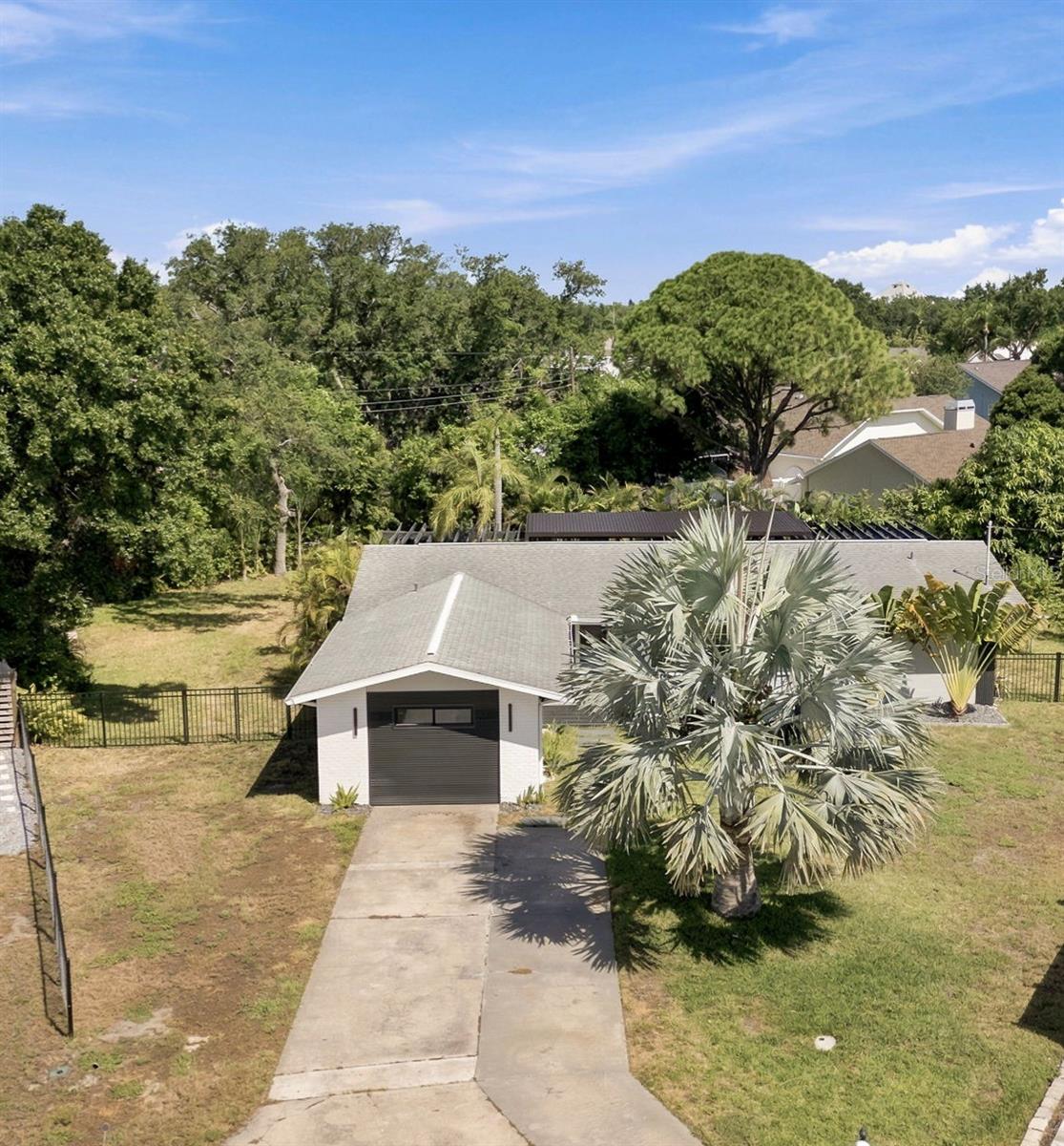 YACHT CLUB ESTATES - Residential