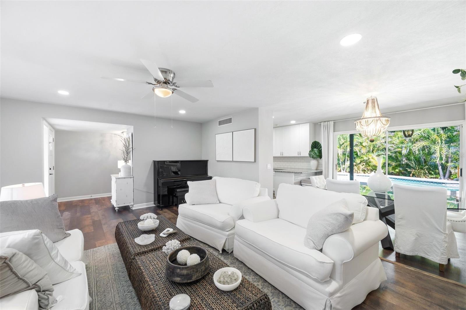 YACHT CLUB ESTATES - Residential