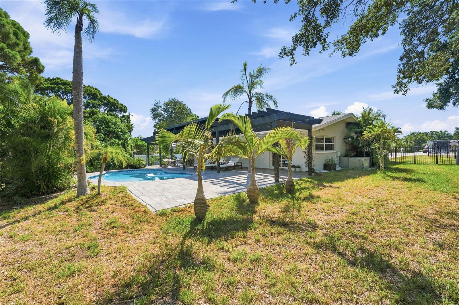 YACHT CLUB ESTATES - Residential