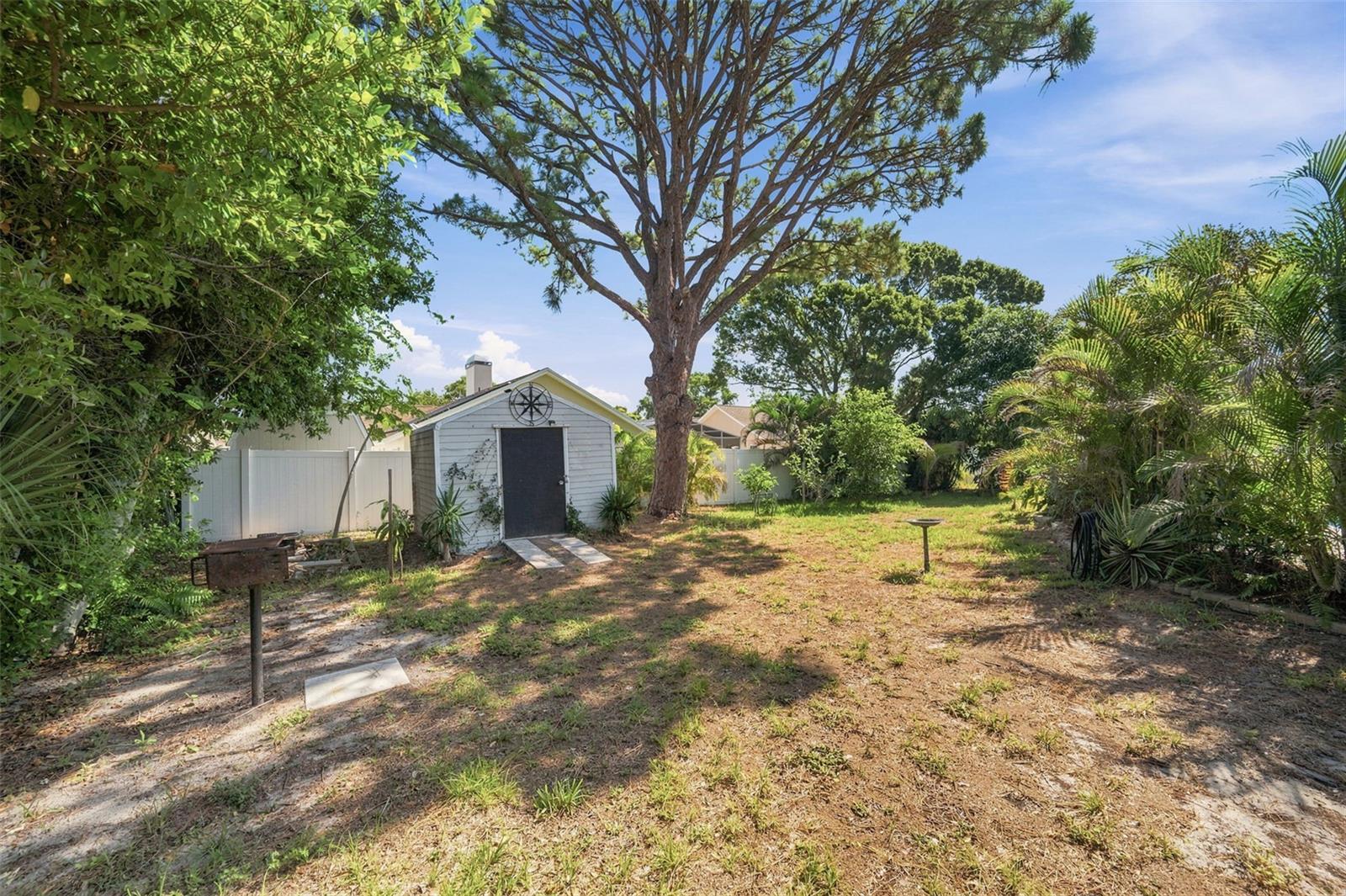 YACHT CLUB ESTATES - Residential
