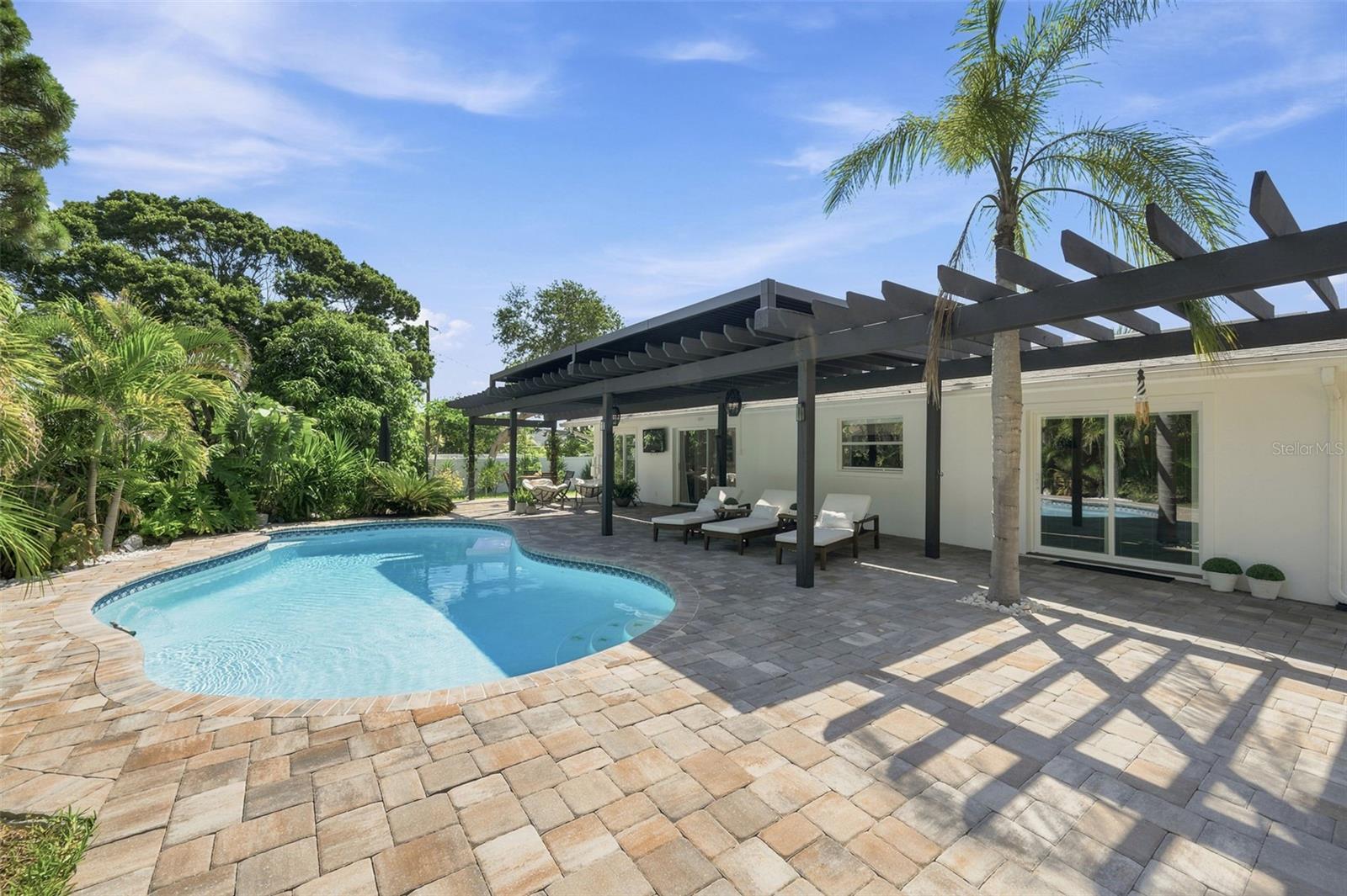 YACHT CLUB ESTATES - Residential