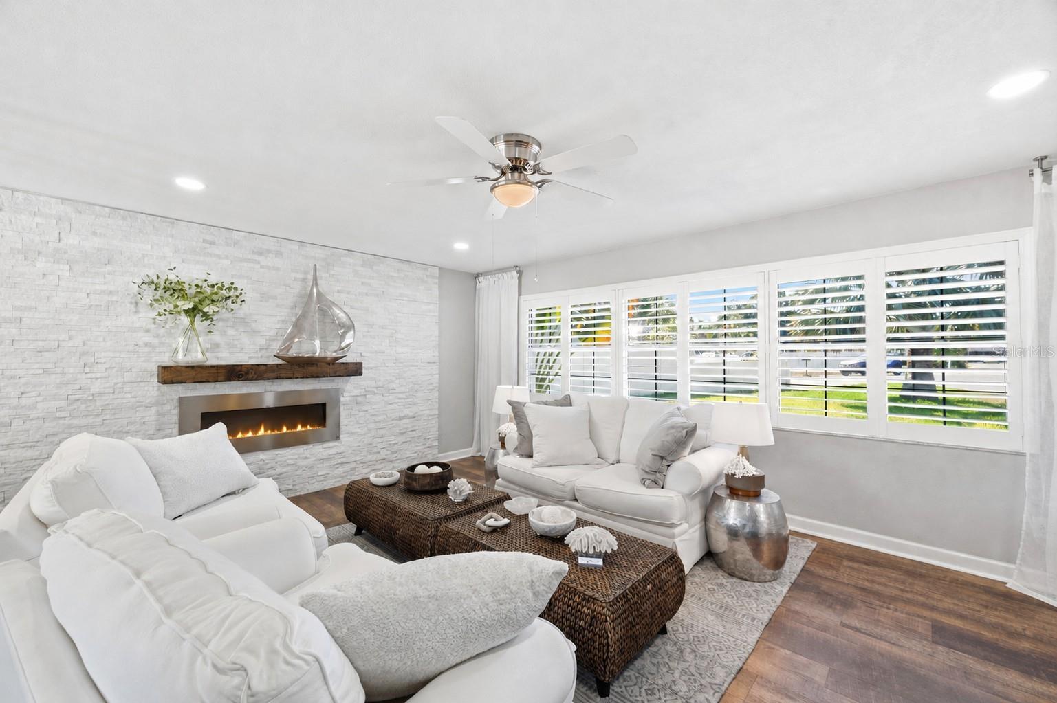 YACHT CLUB ESTATES - Residential