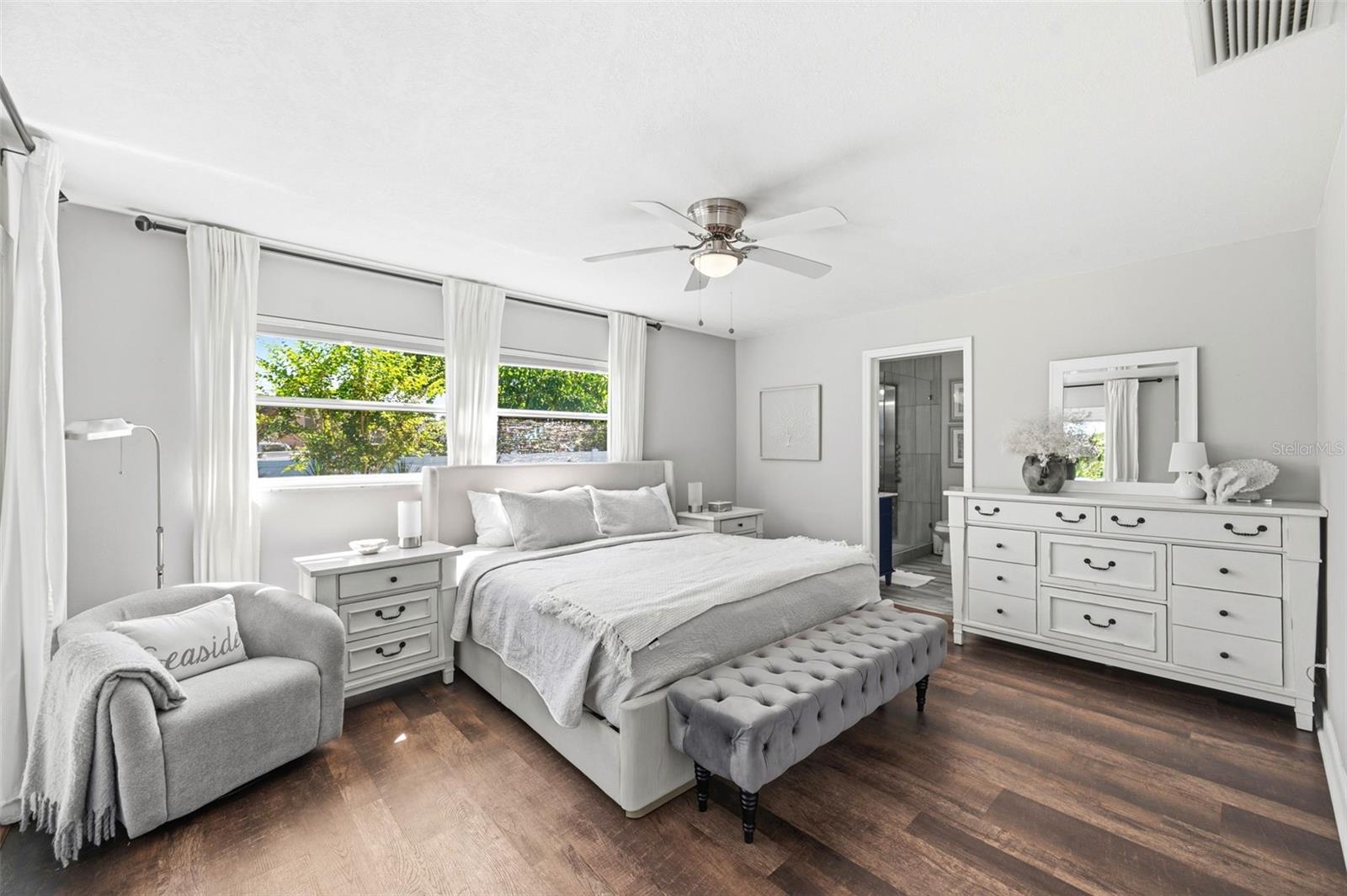 YACHT CLUB ESTATES - Residential