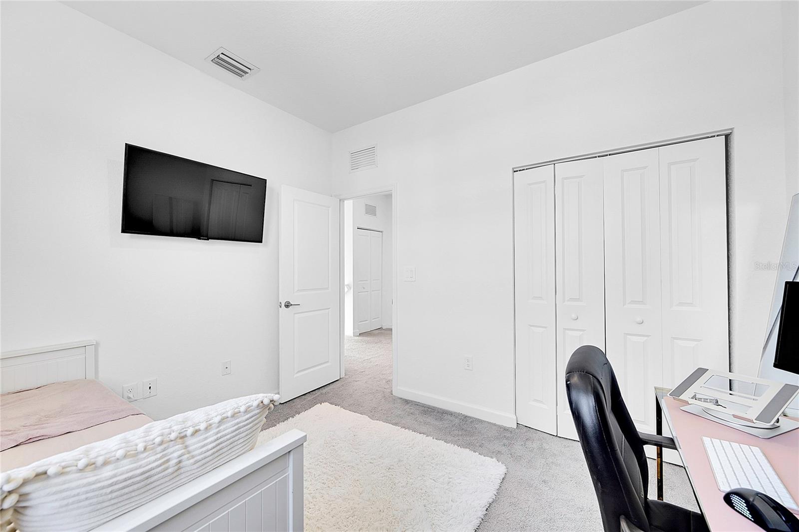 VISTA LAGO - Residential
