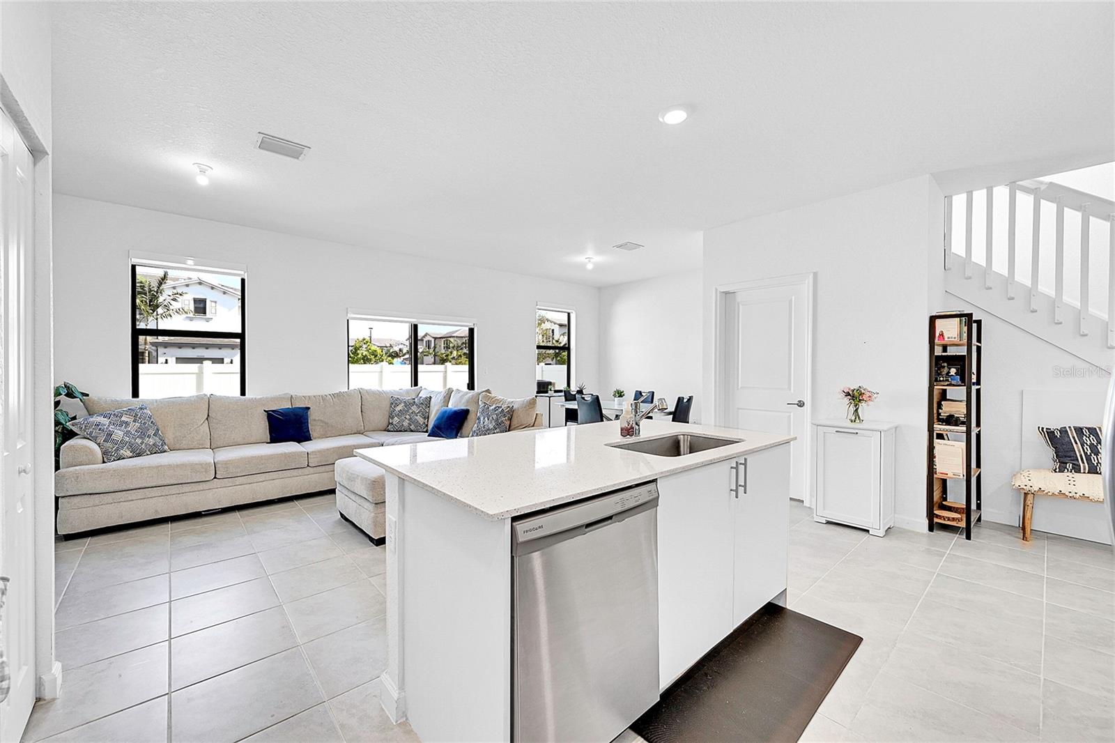 VISTA LAGO - Residential