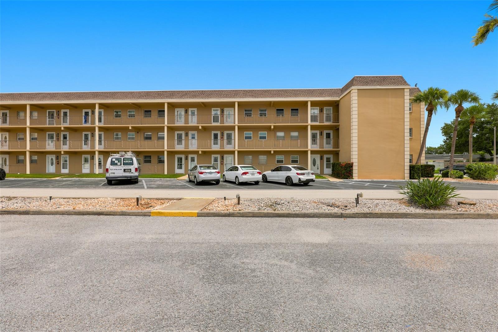 BOCA CIEGA POINT EAST - Residential