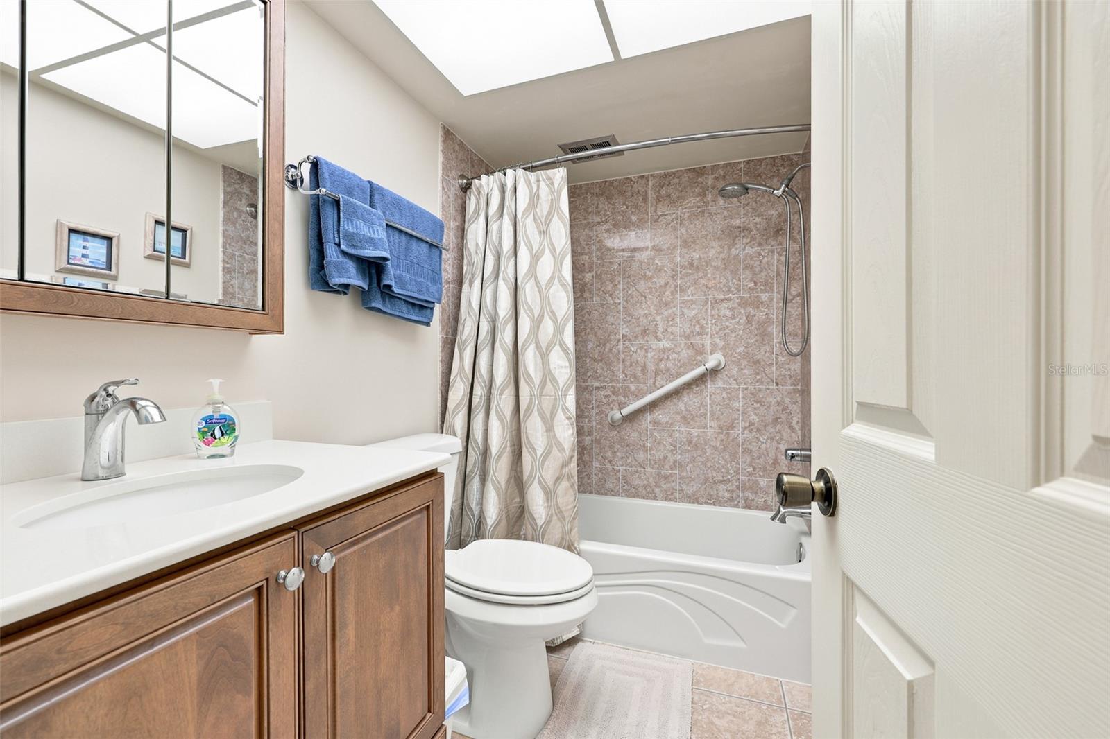 BOCA CIEGA POINT EAST - Residential
