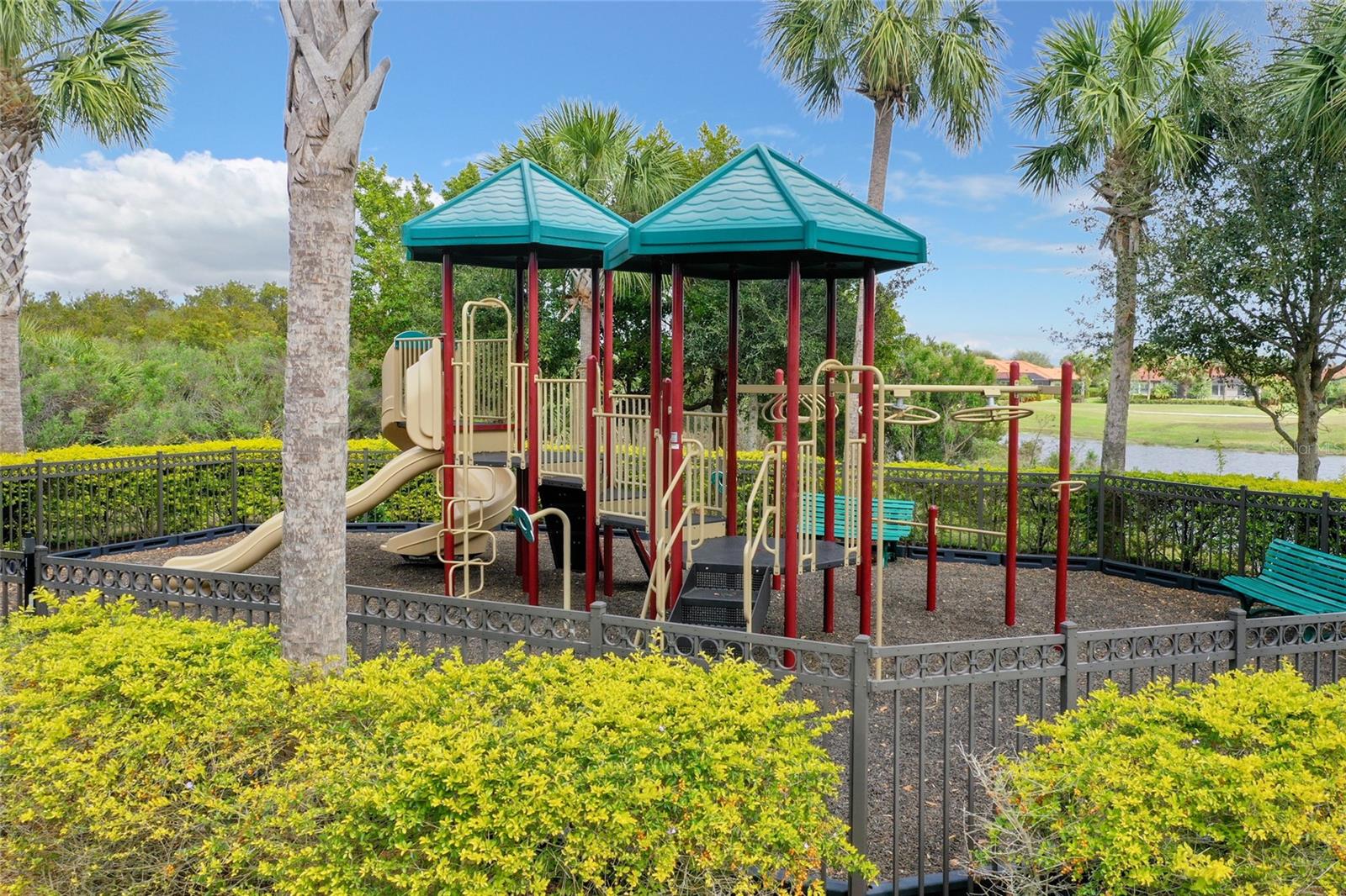 SARASOTA NATIONAL - Residential