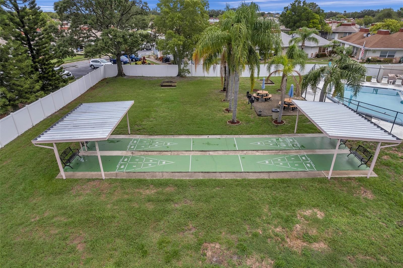 PINEWOOD VILLAS - Residential