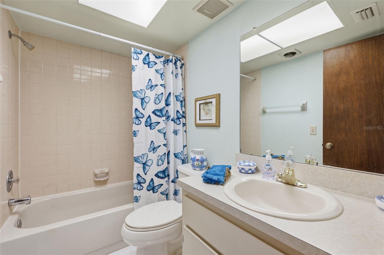 PINEWOOD VILLAS - Residential