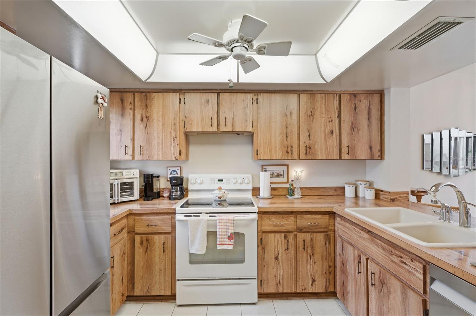 PINEWOOD VILLAS - Residential
