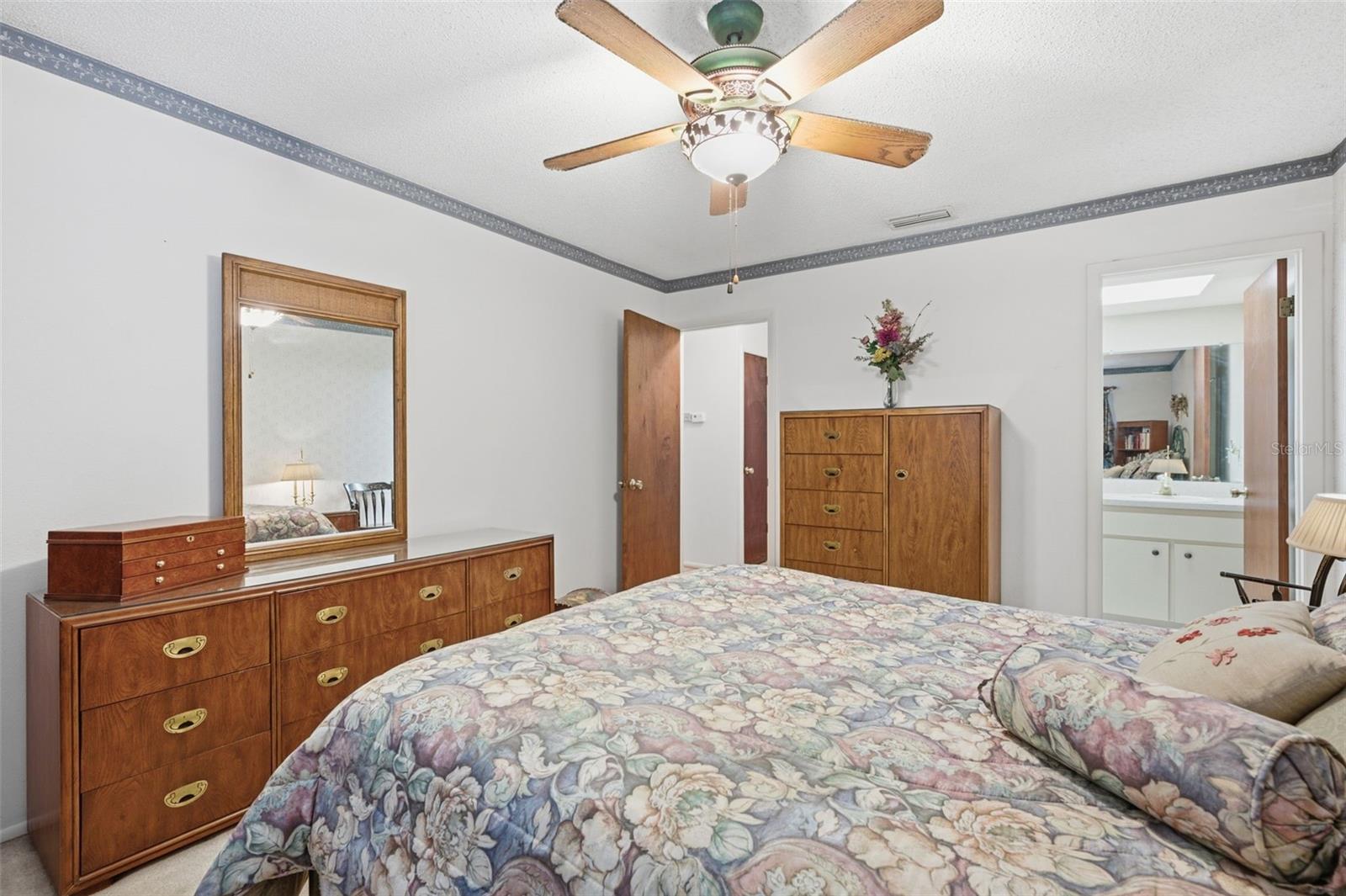 PINEWOOD VILLAS - Residential
