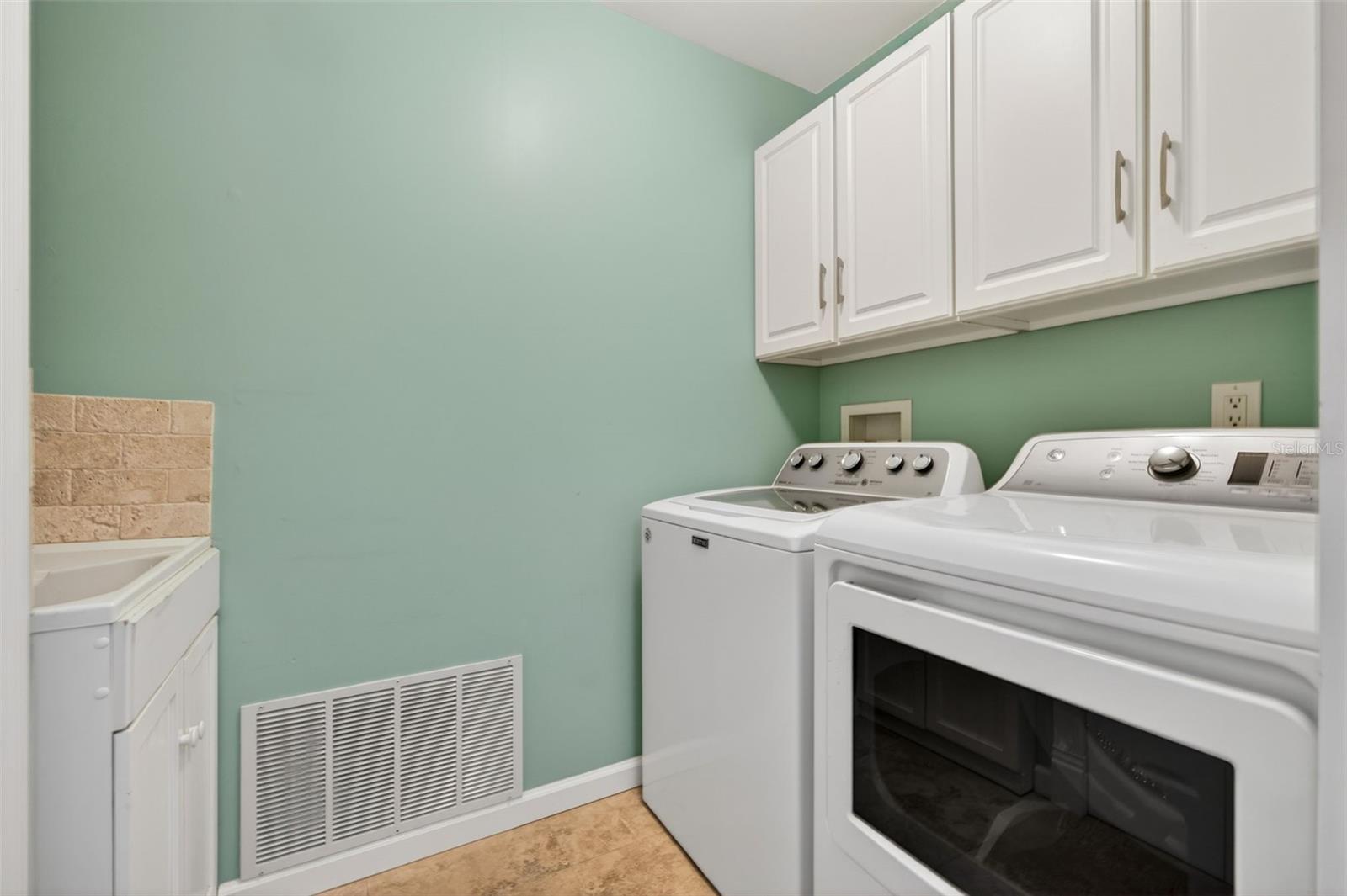 COUNTRY CLUB ADD TO OLDSMAR REV - Residential