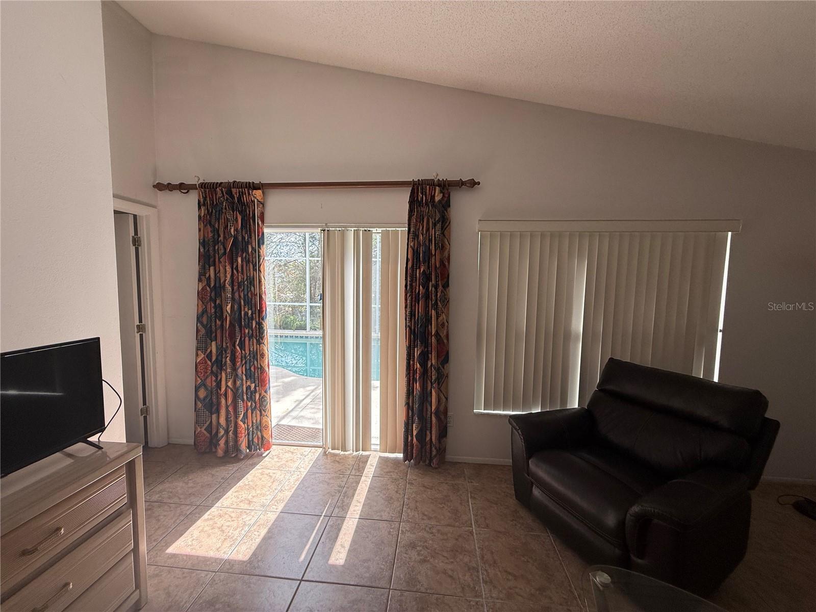 HAMPTON ESTATES - Residential