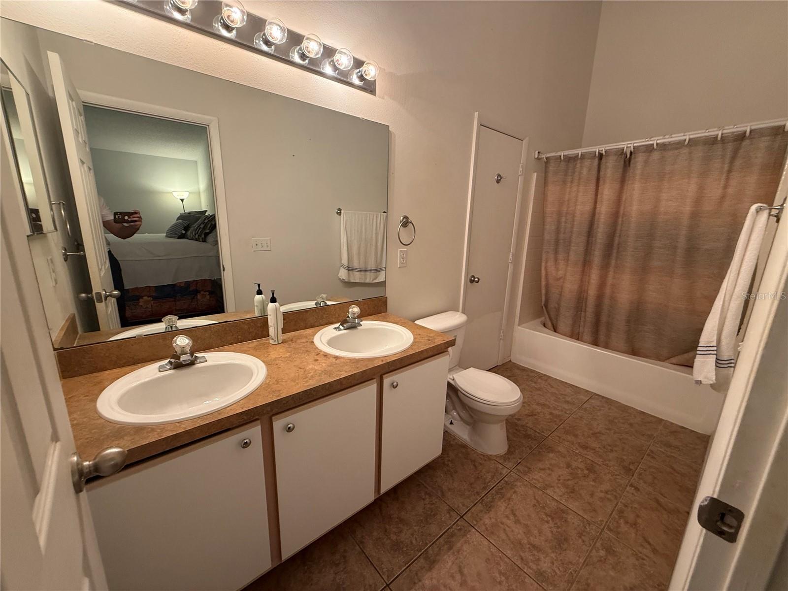 HAMPTON ESTATES - Residential