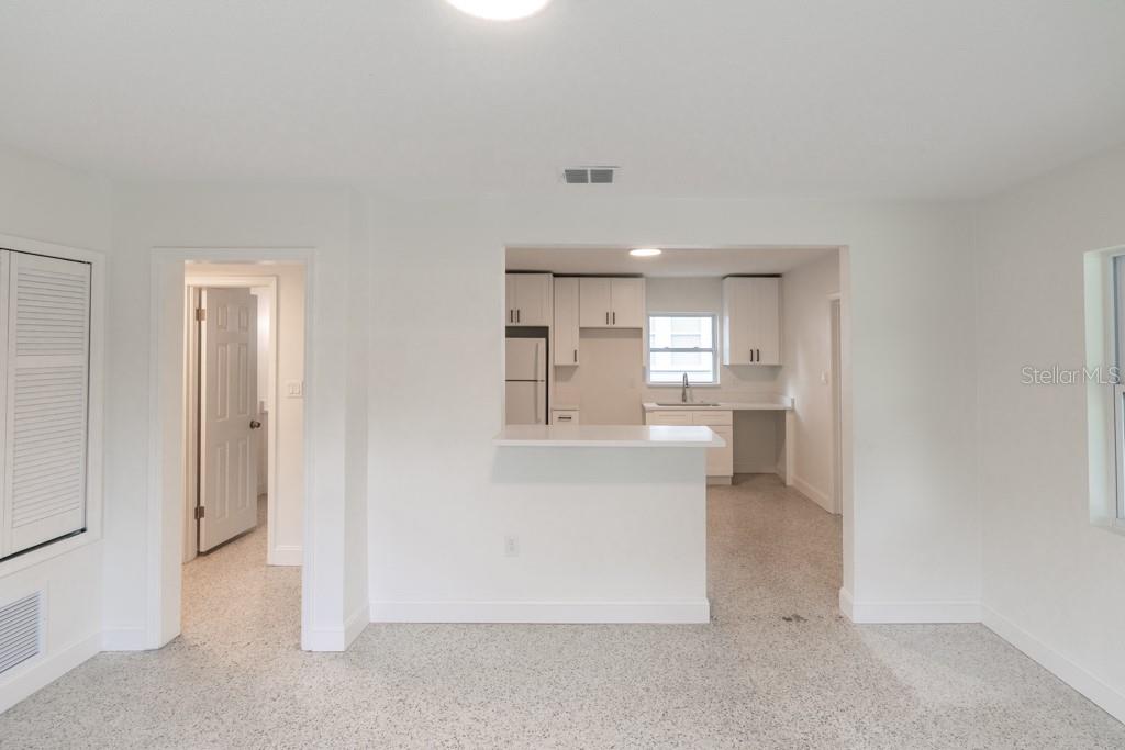 LAWNDALE - Residential Income