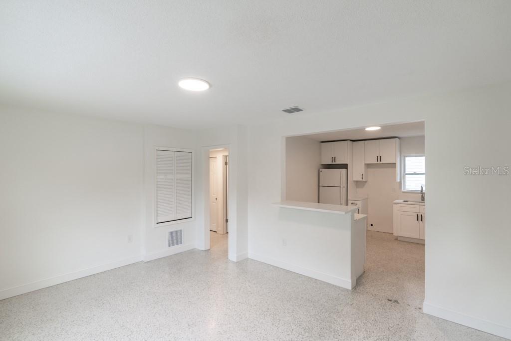 LAWNDALE - Residential Income
