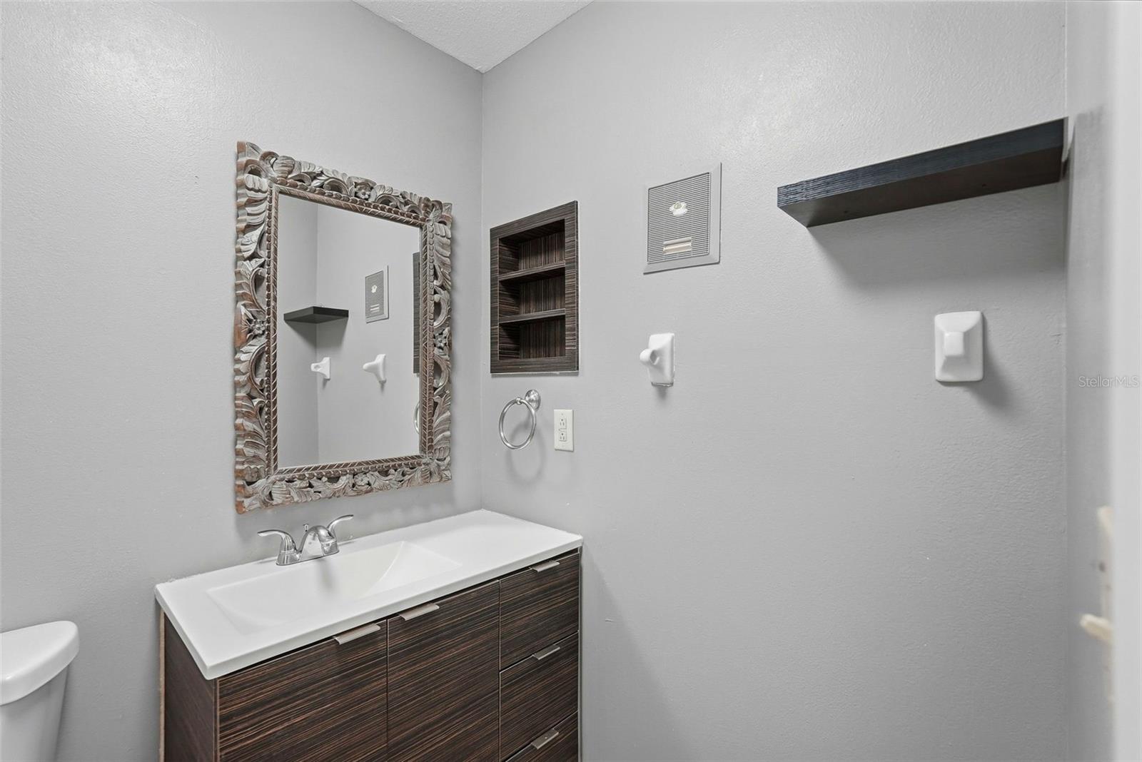 RAINTREE VILLAGE CONDO N - Residential
