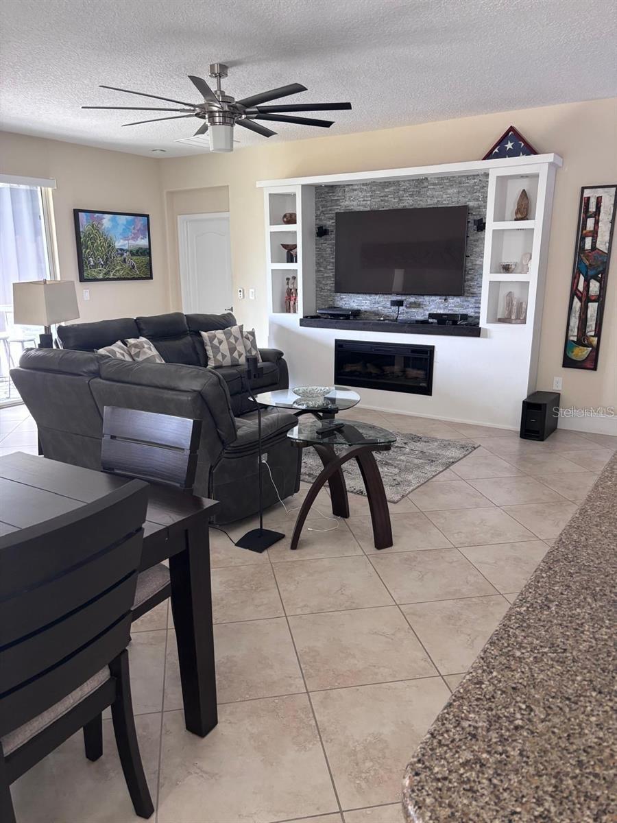 SIGNATURE LAKES PH 3B-2 & 3B-3 - Residential Lease