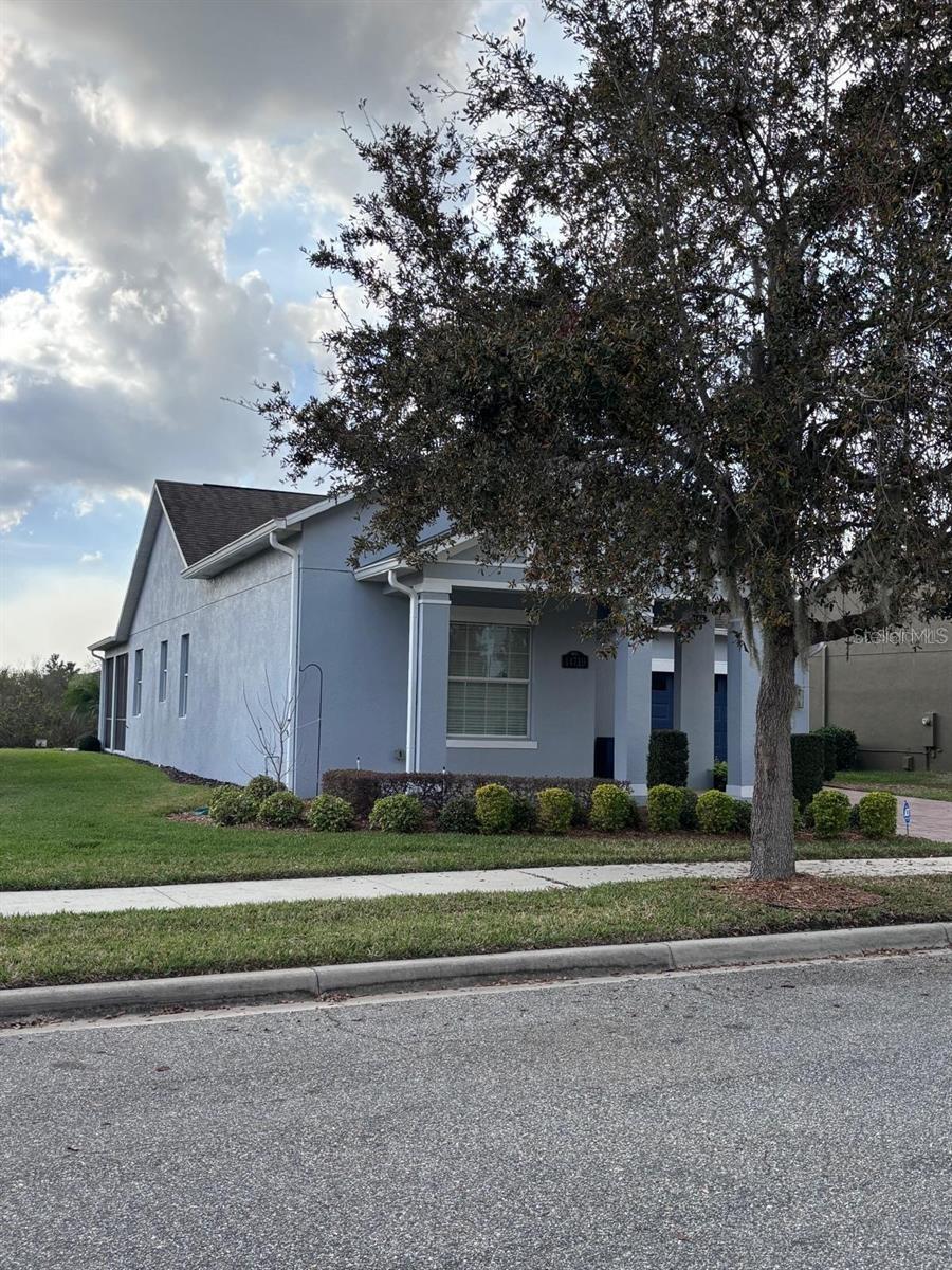 SIGNATURE LAKES PH 3B-2 & 3B-3 - Residential Lease