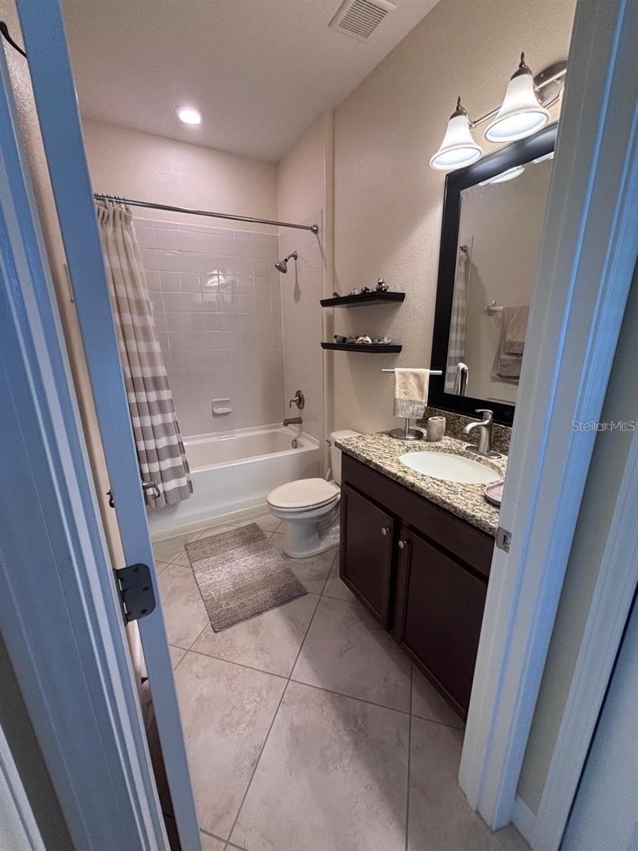 SIGNATURE LAKES PH 3B-2 & 3B-3 - Residential Lease