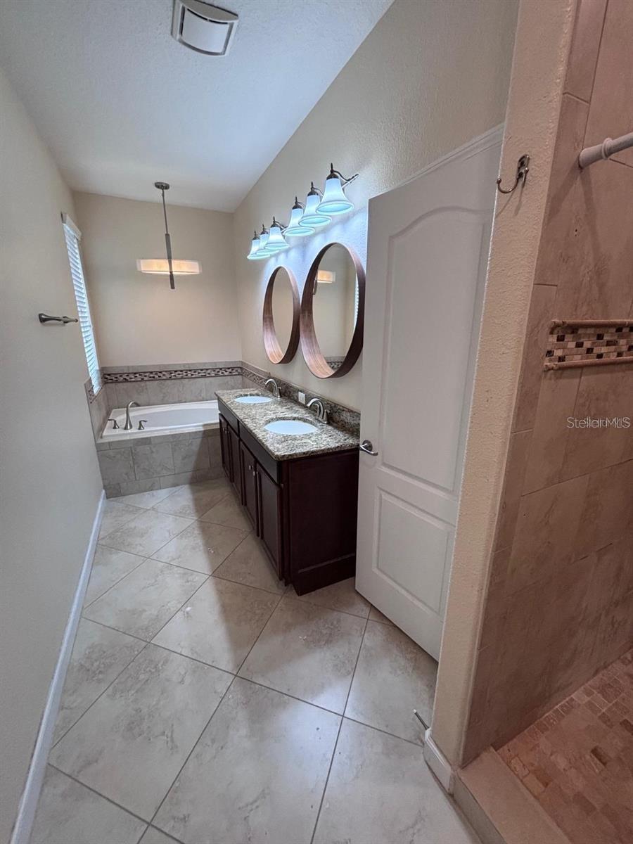 SIGNATURE LAKES PH 3B-2 & 3B-3 - Residential Lease