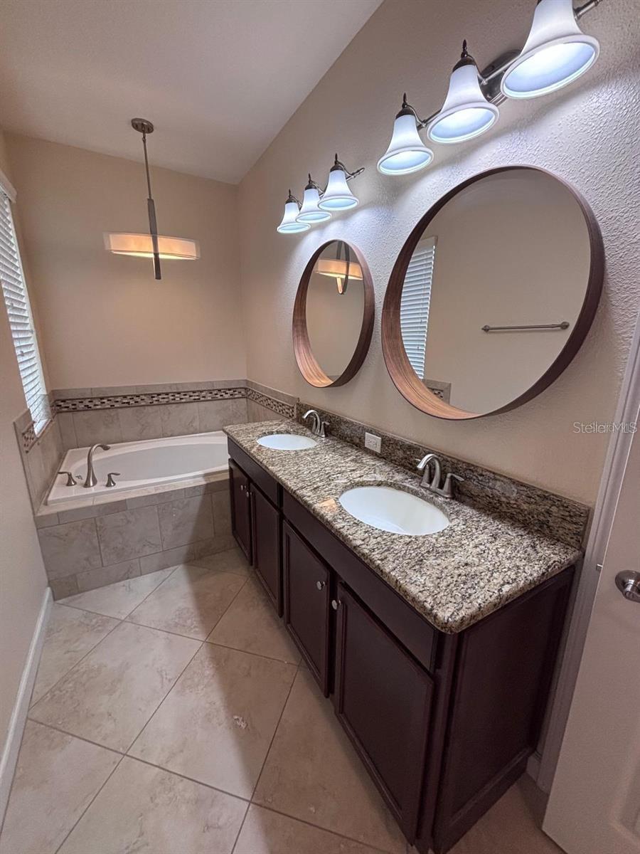 SIGNATURE LAKES PH 3B-2 & 3B-3 - Residential Lease