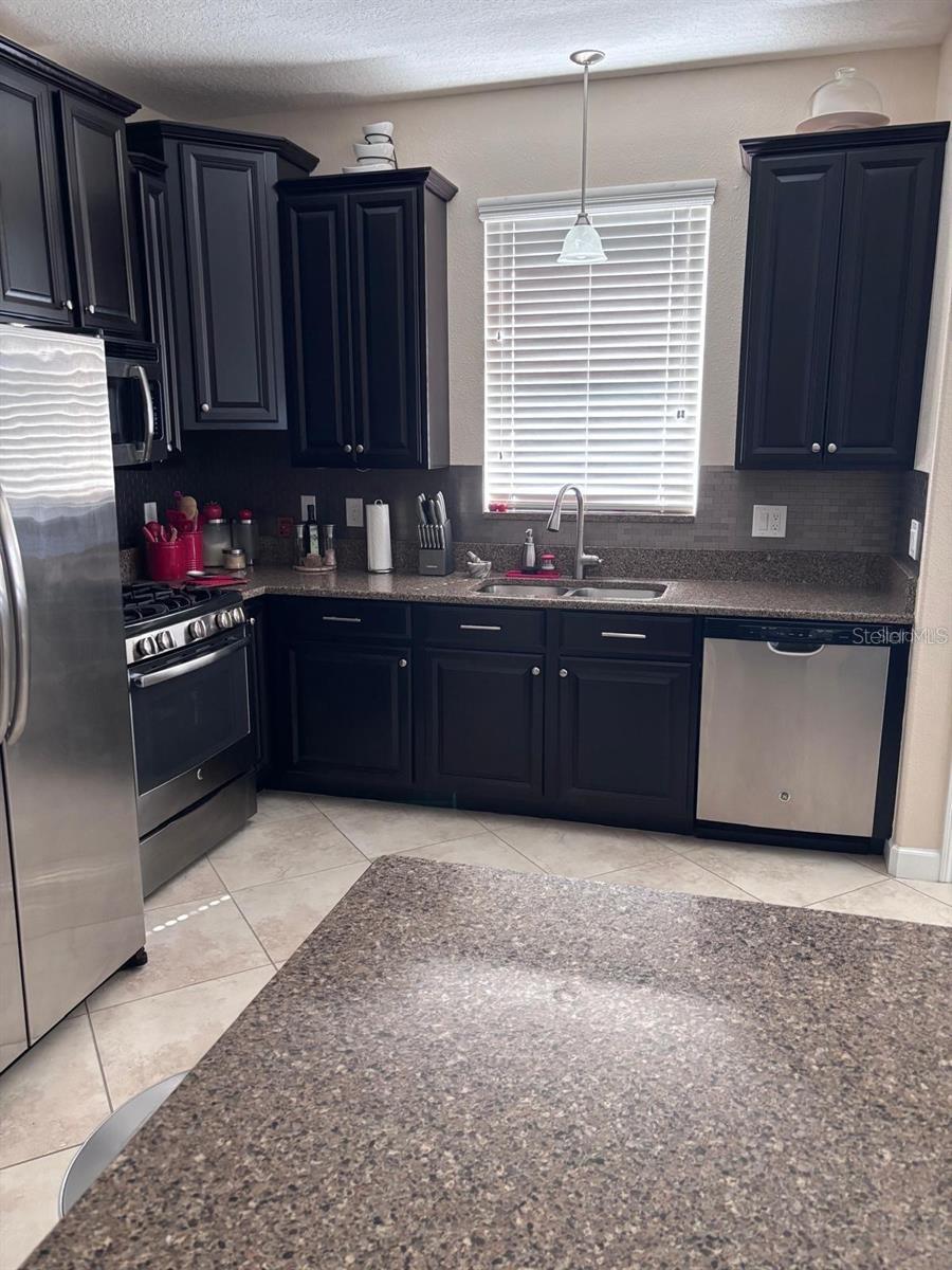 SIGNATURE LAKES PH 3B-2 & 3B-3 - Residential Lease