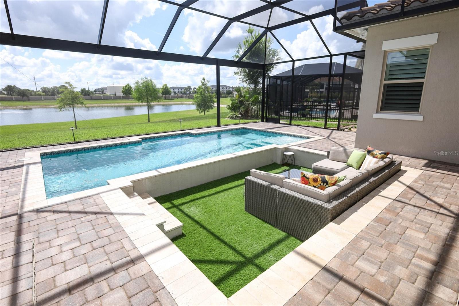 AVALON COVE - Residential