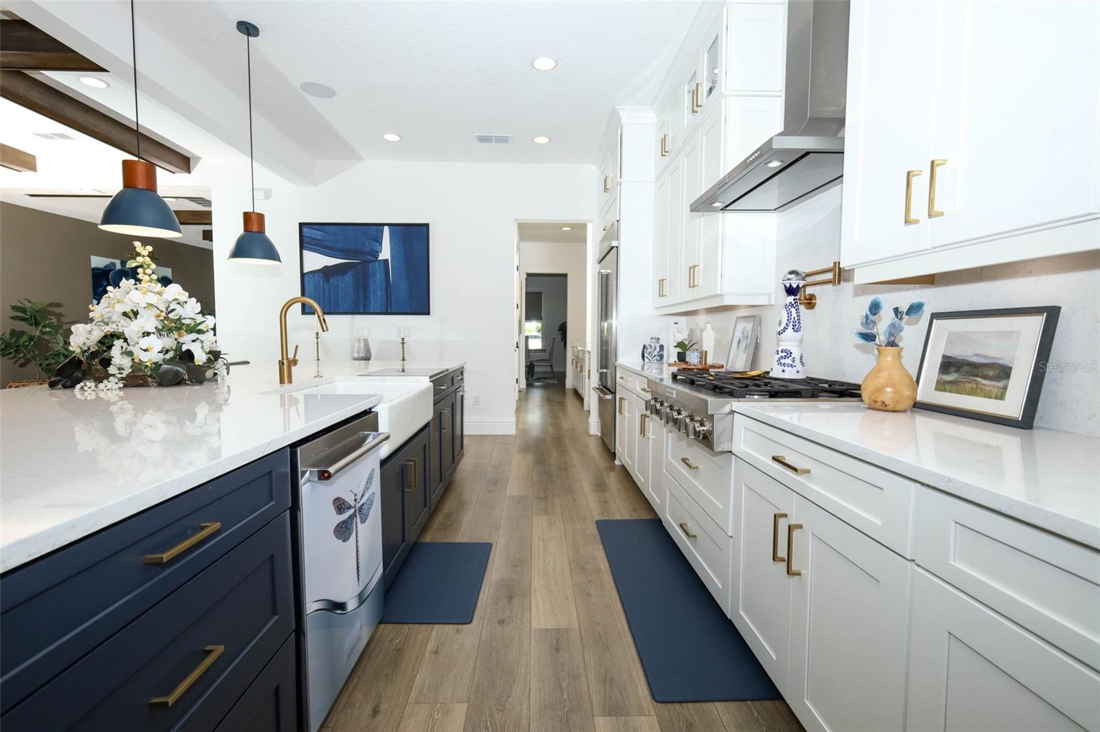 AVALON COVE - Residential