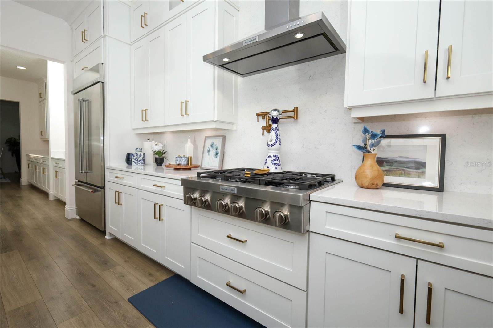 AVALON COVE - Residential