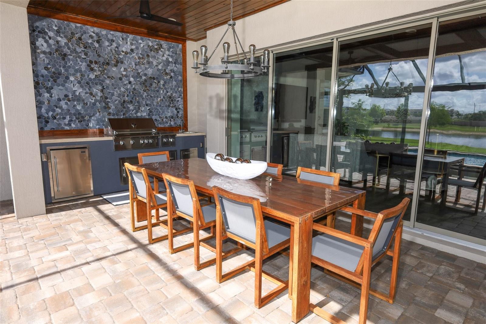 AVALON COVE - Residential