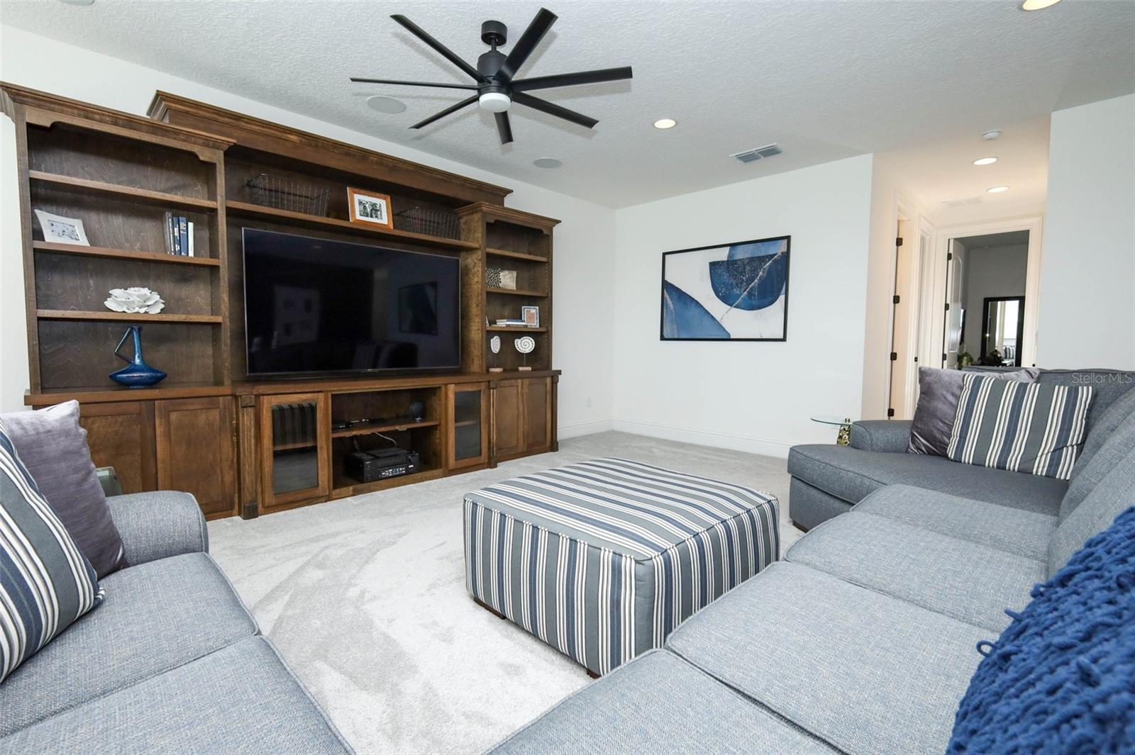 AVALON COVE - Residential