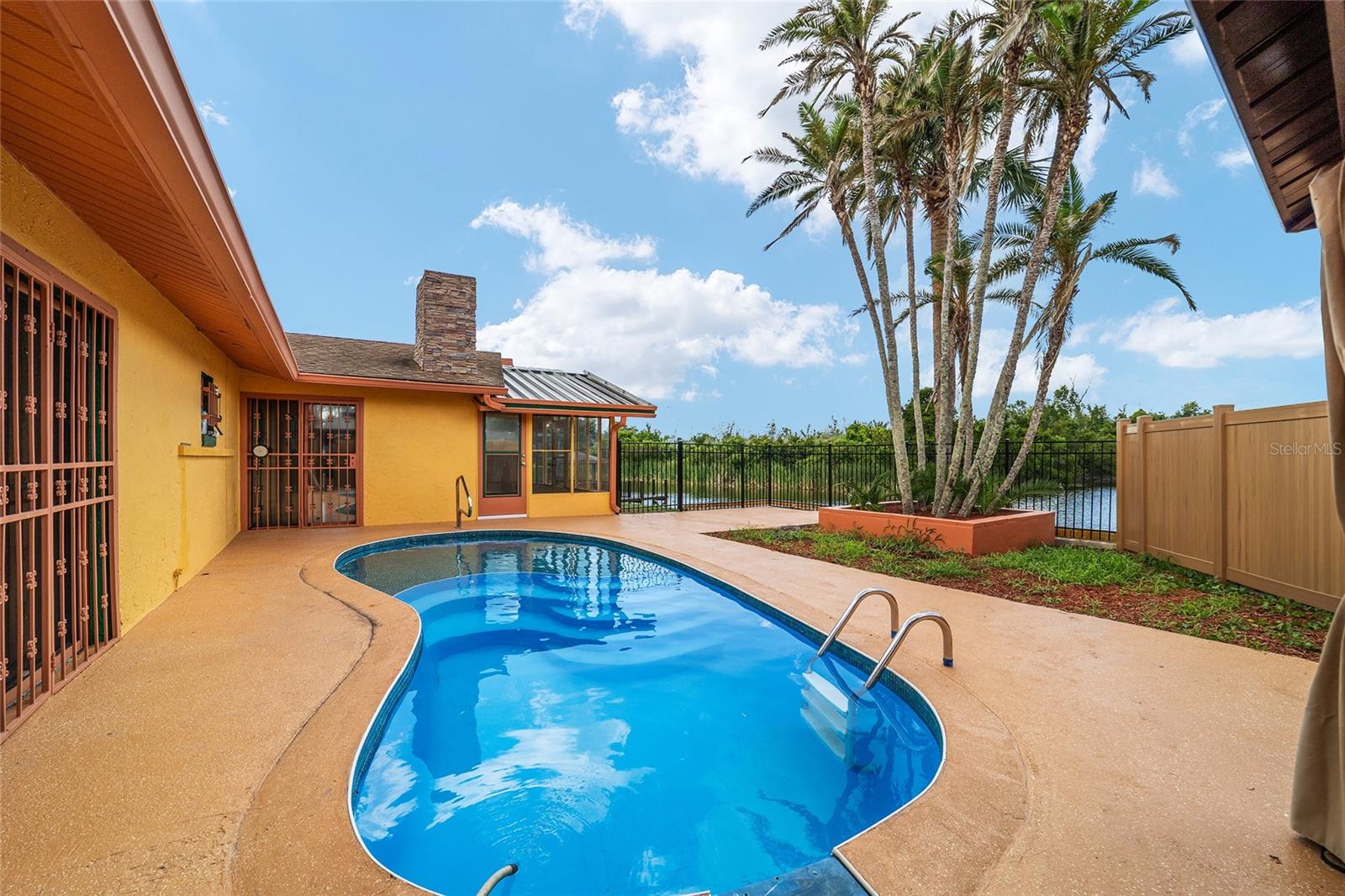 KINGS COVE - Residential Lease